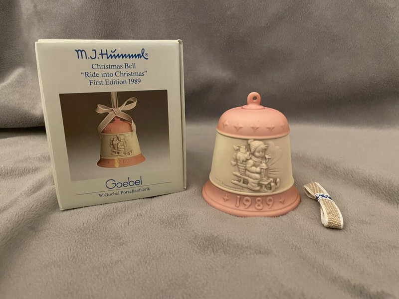 GOEBEL HUMMEL CHRISTMAS BELL 1989 ORNAMENT - #775