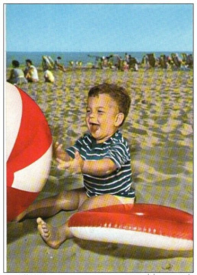 D27 / CPSM BABY AT THE BEACH NEW