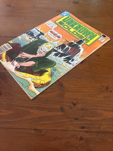 Unknown Soldier #215 - 1977 series DC comics VG minus Full description below [w| - Picture 4 of 6