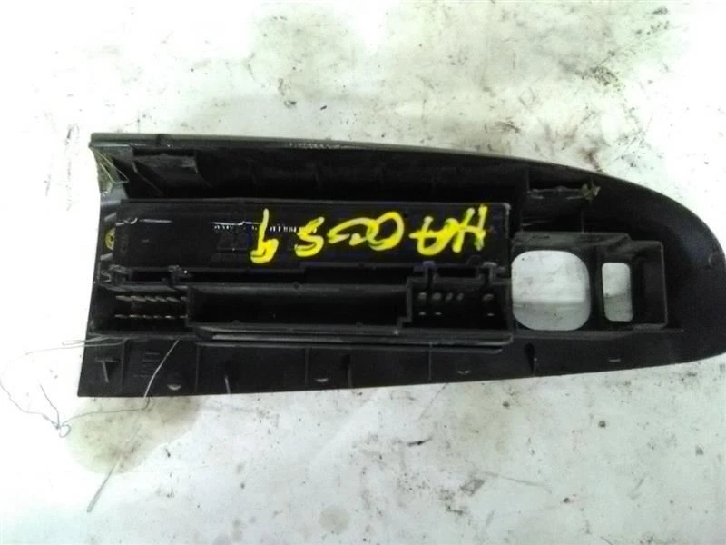 00-02 Interruptor de puerta delantera izquierda Chevrolet Suburban Driver Master Foto 2 de 4