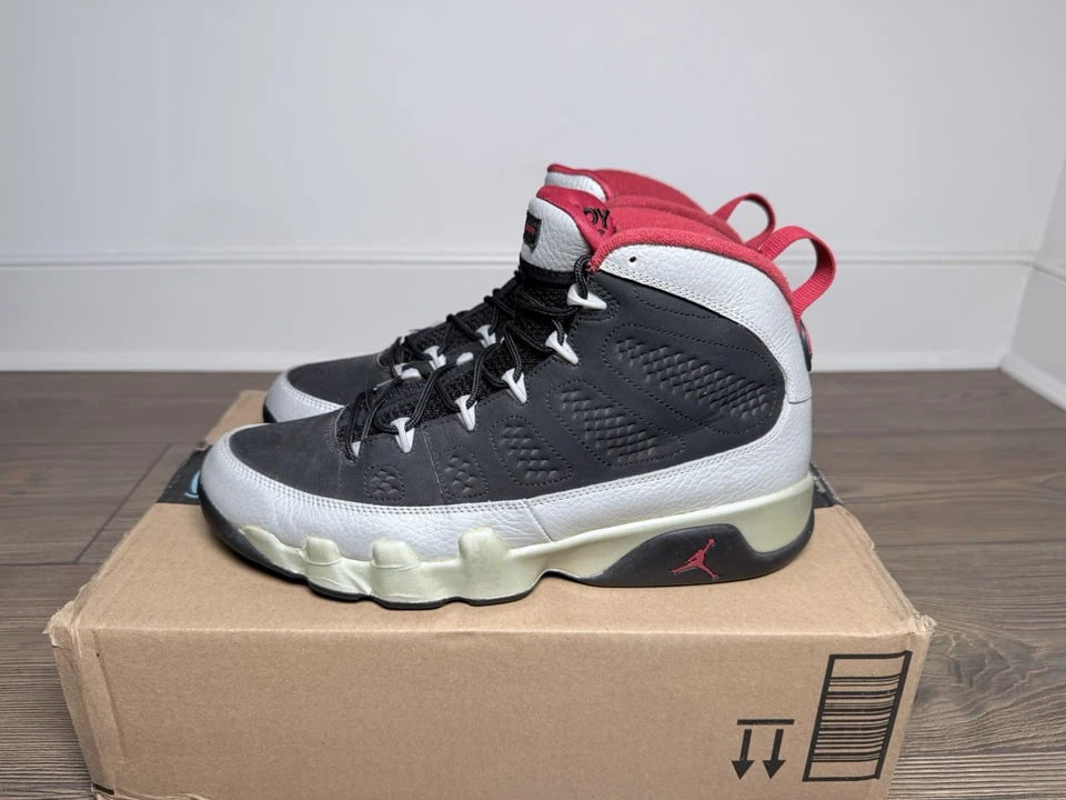 Air Jordan 9 Retro “Johnny Kilroy” Kilroy Kicks Butt Talla 10.5 Negro Rojo Plata Foto 2 de 4