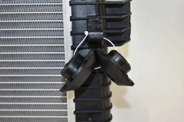 Radiador para Jeep Grand Cherokee OSC 2016-2018 Foto 3 de 3