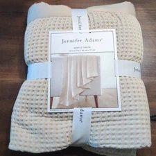 Jennifer Adams Luxe Boucle Throw White 60 x 70 Beige