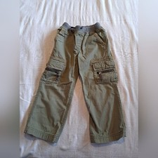 Hanna Andersson boys size 110 or 5 olive green cargo pants, soft waist, VGUC