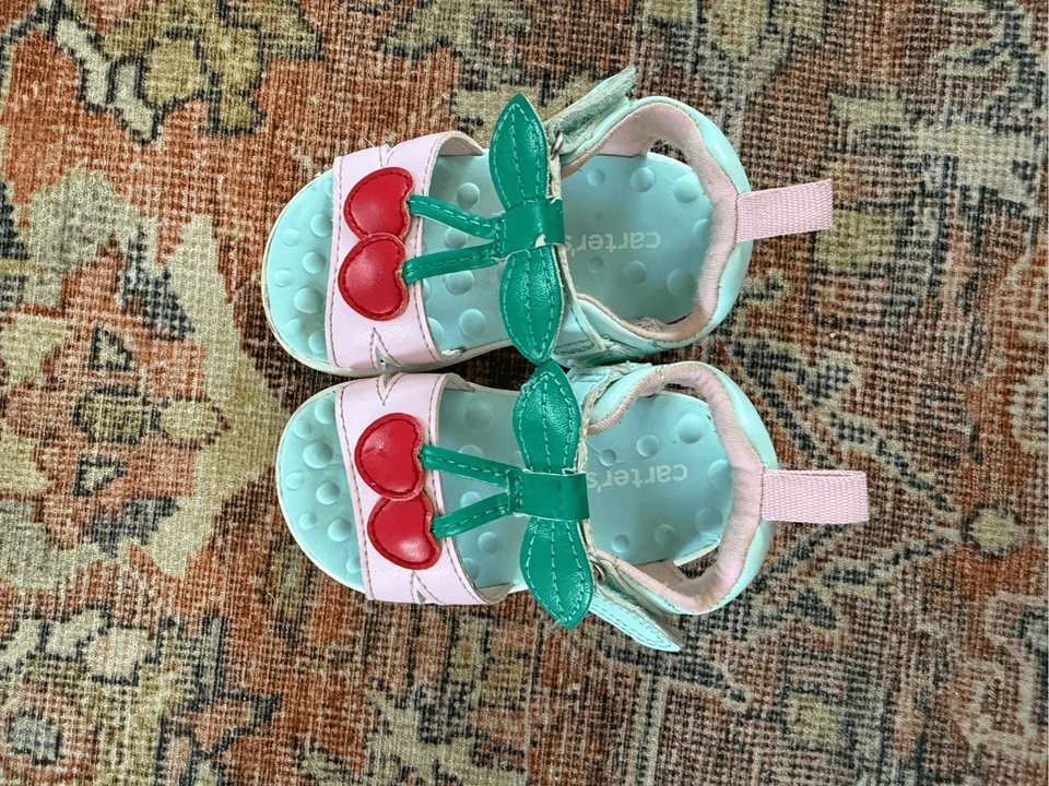 Sandalias Carter’s Cherry - Bebé Niña talla 3.5/4 Foto 3 de 3