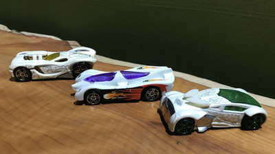 3 Hotwheels Spielzeugautos weiß 16 Engel 2003 Power Piston 1994 Phantom Racer 2004