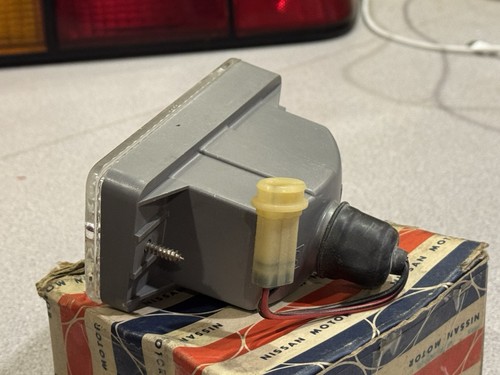 1981-1983 Datsun 200SX Rear Bumper Reverse Light Lamp Assembly NOS 26540-N8500 - Picture 4 of 5