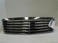Calandre Mercedes 208
