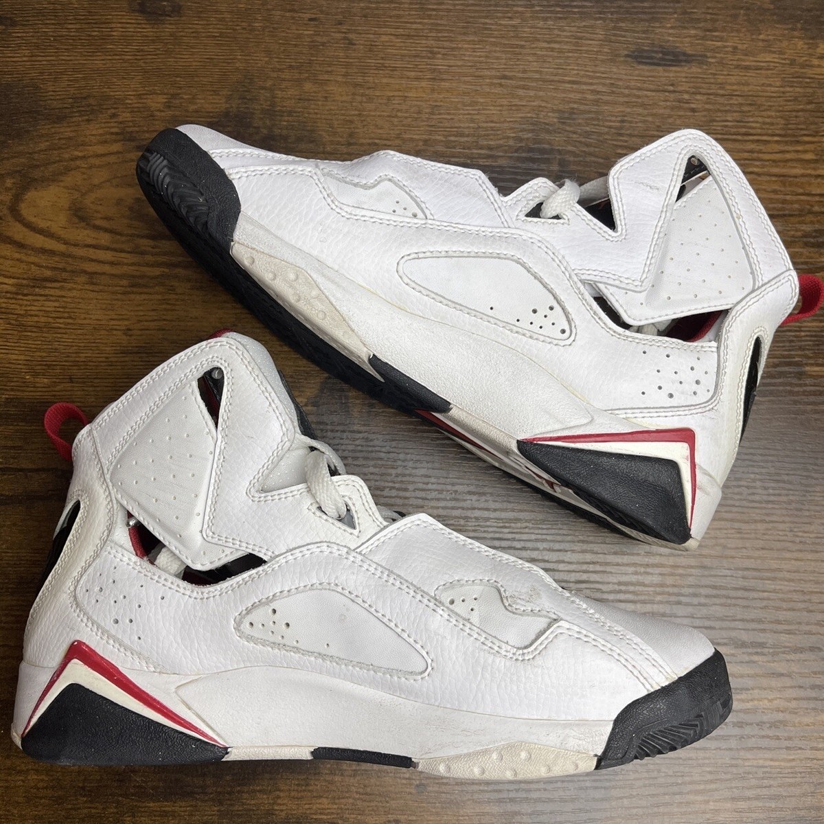 Air Jordan True Flight White Red Size 6 Youth 7.5W 343795-161 GS