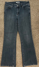 EUC CHICOS PLATINUM WOMENS 0.50 SHORT DENIM JEANS, MED. WASH