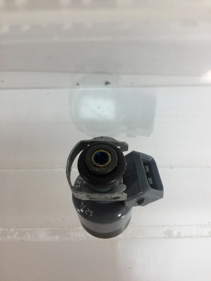 CARQUEST FJ41 CADILLAC Deville, Eldorado, Storm INYECTOR DE COMBUSTIBLE NUEVO EN CAJA Foto 3 de 4