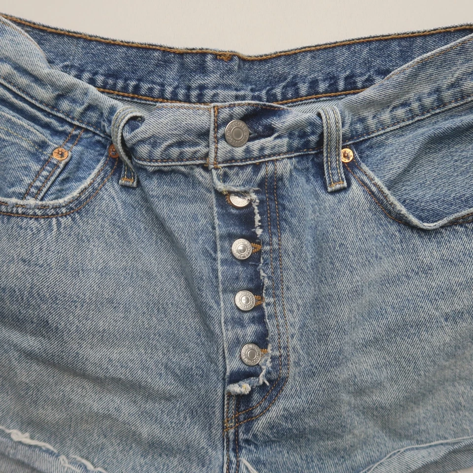 Pantalones Cortos de Jean Levi's 501 para Mujer Talla 31 Denim Estilo Corte Botón Mosca Foto 3 de 4