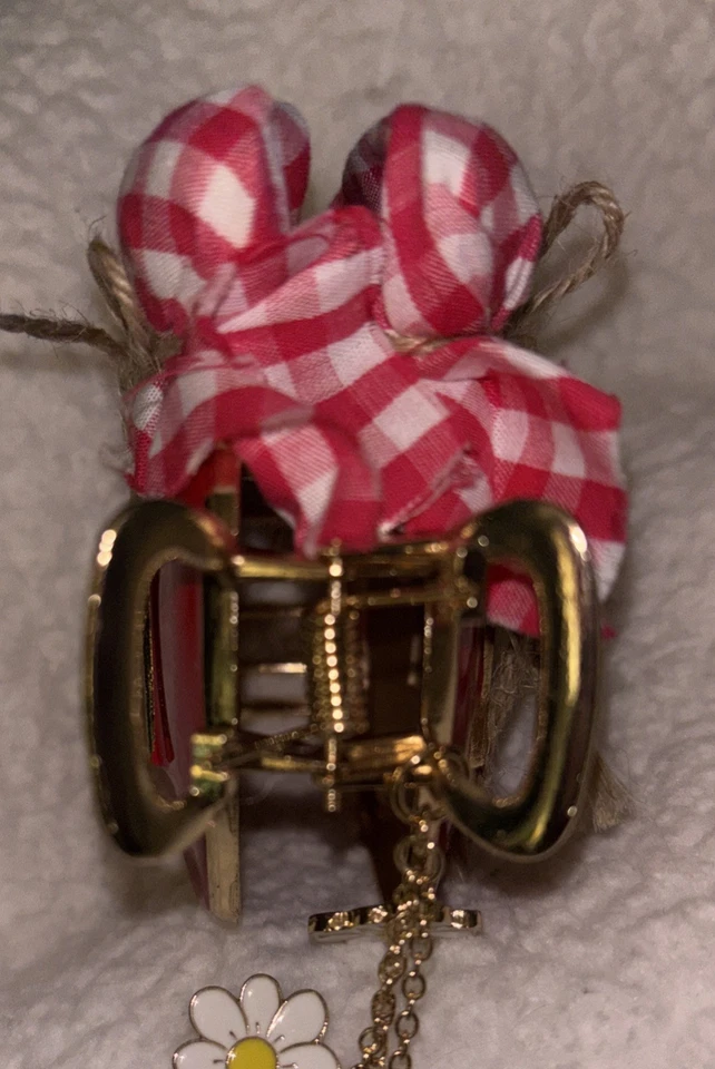 Sweet Society Strawberry Red Gold Daisy Jam Charm Claw Hair Clip from Hot Topic - Image 4 of 4