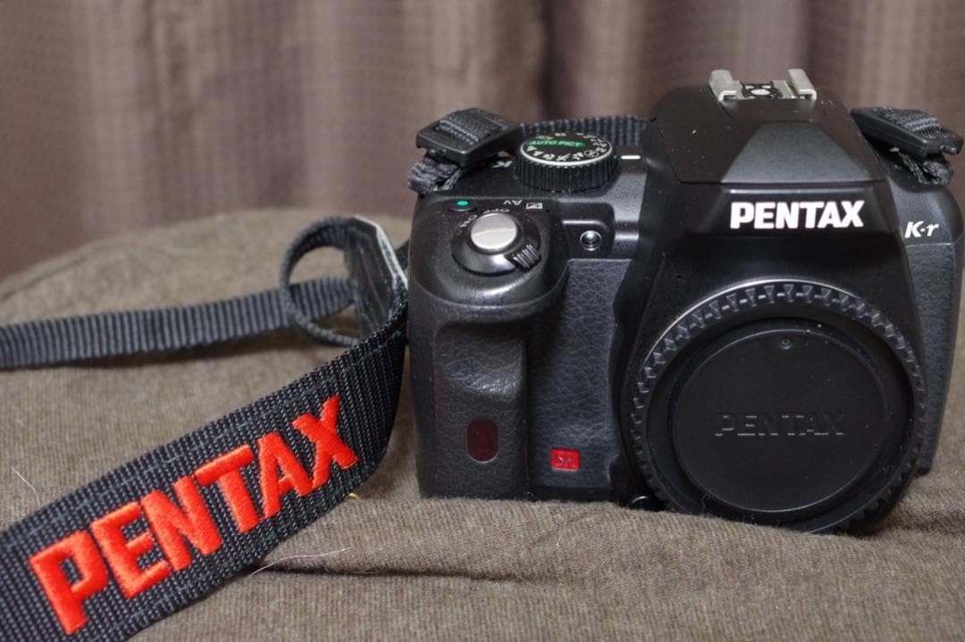 PENTAX K-r Digital SLR Camera with 18-55mm Lens and Accessories
