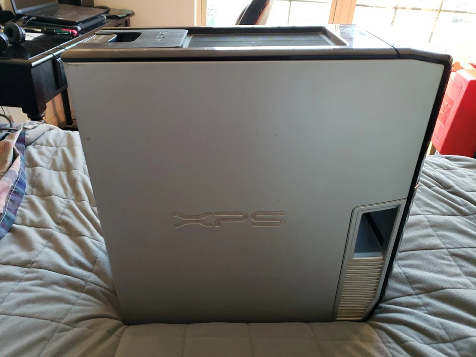 Dell XPS 420 Windows Vista Desktop Home Premium 2005 Microsoft Computer - Image 3 of 3