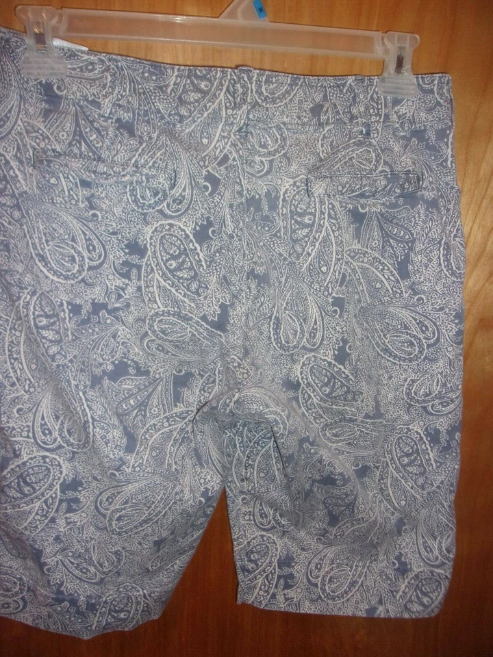 WOMAN'S SIZE 10 PAISLEY PRINT DENIM JEAN SHORTS BY JONES NEW YORK - Image 3 of 4