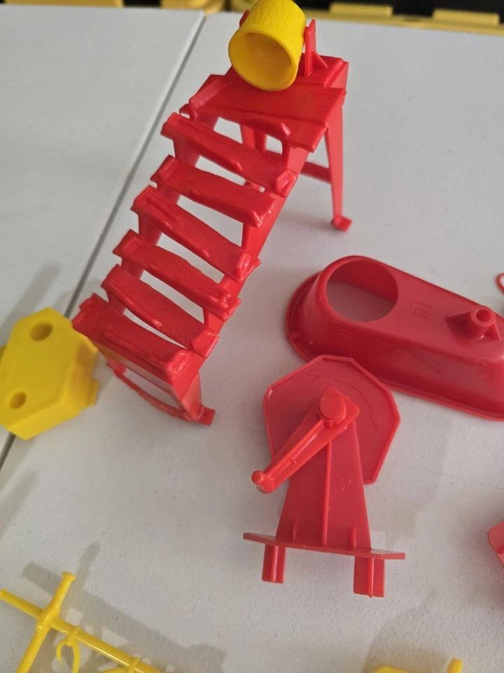 Mouse Trap 1963 tablero de juego y piezas Foto 3 de 4