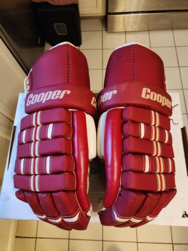 VINTAGE COOPER DETROIT RED WINGS RWP PROFESIONAL HOCKEY GLOVES