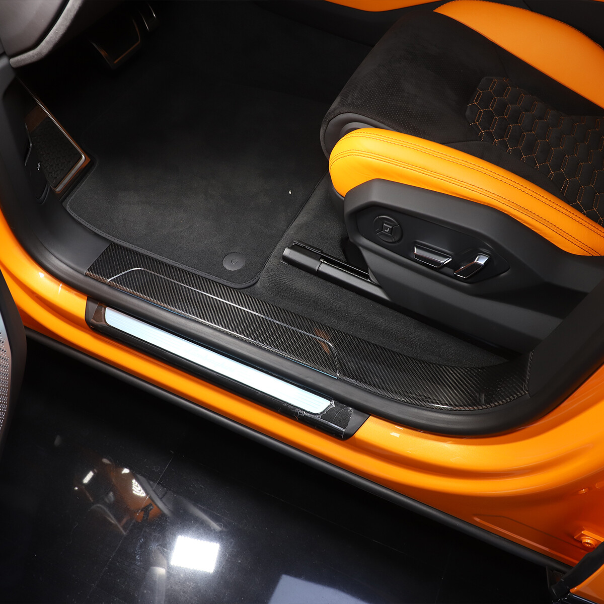Real Carbon Fiber Door Sill Guard Cover Trim Strip For Lamborghini Urus 18-23
