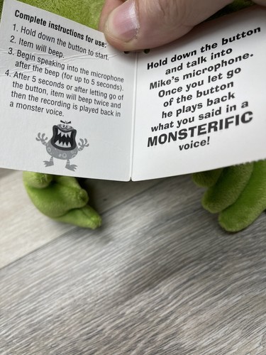 Micrófono Hallmark Mike Monster Grabadora de Voz Peluche Juguete de Halloween 12x8" con Etiquetas - Imagen 7 de 9