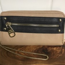 Steve Madden Wristlet Clutch Wallet Gold Chain Zipper Logo Black Tan Organizer