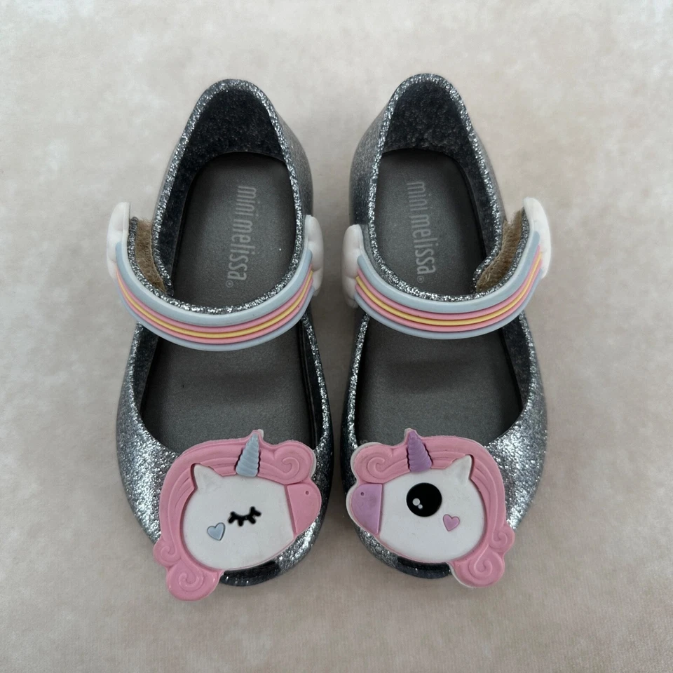 Zapatos planos MINI MELISSA plateados unicornios talla 6 niño pequeño usados en excelente estado Foto 2 de 3