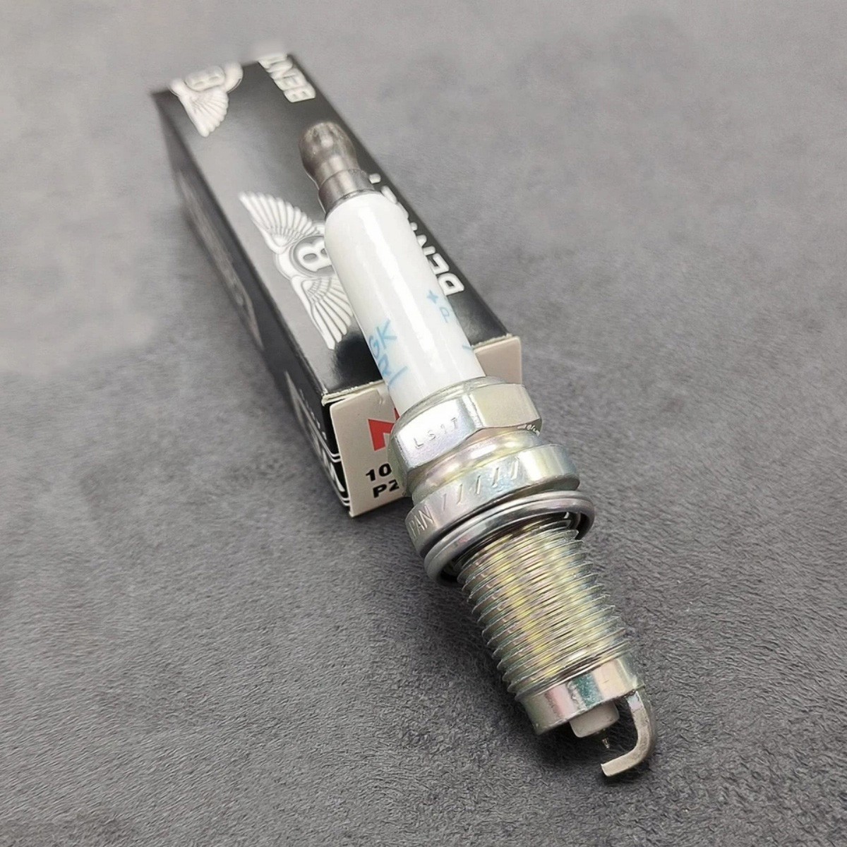 Bentley Continental GT 2004-2010 Spark plug P/N 101905600B