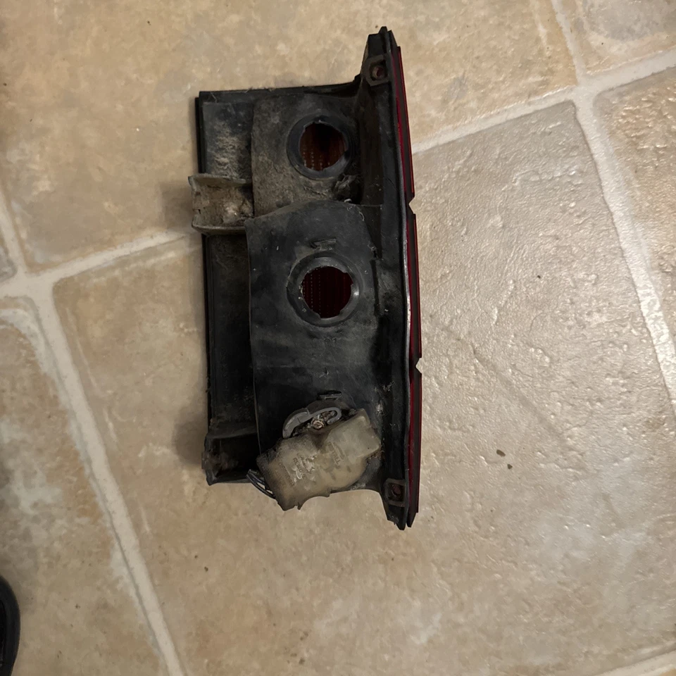 Lanterna traseira de passageiro Jeep Comanche 1986 - 1992 - Imagem 4 de 4