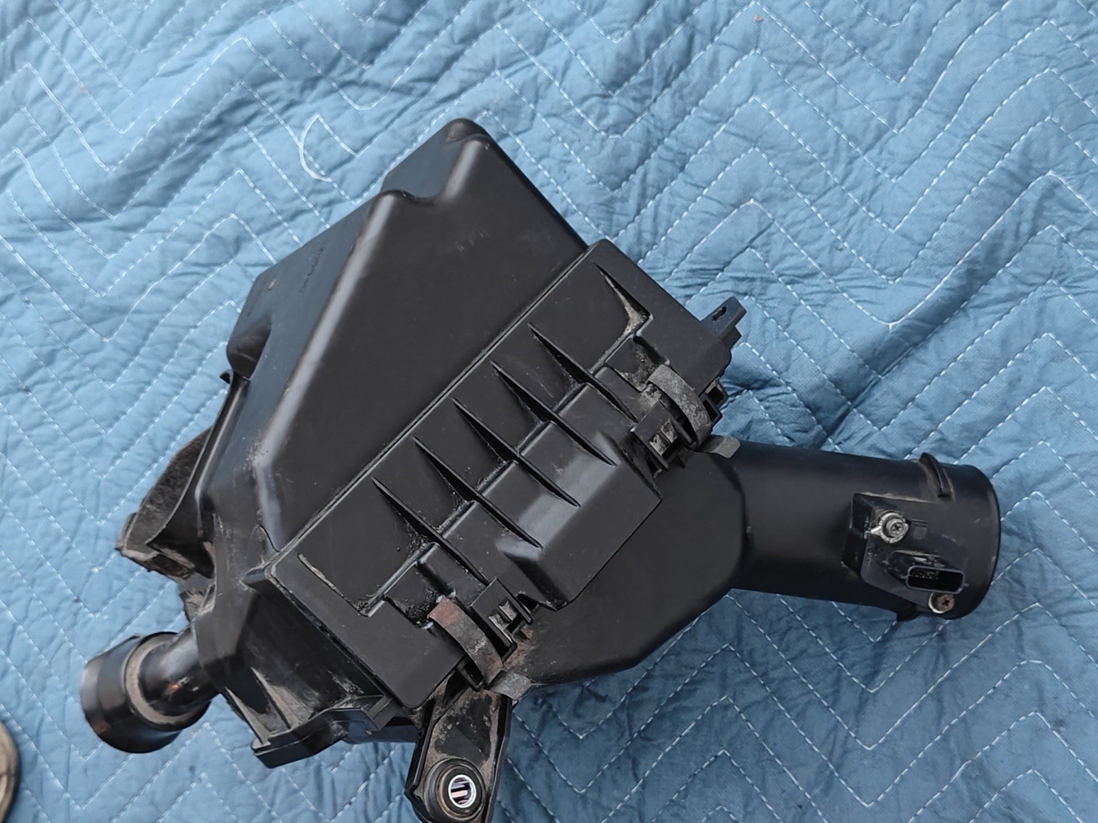 2007 2008 INFINITI 350z g35 LH RH SIDE AIR CLEANER INTAKE FILTER BOX OEM MAF