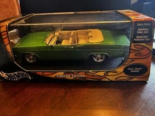 Malibu International 1961 Chevy Impala Long Beach Low Rider Repair Diecast 1:18