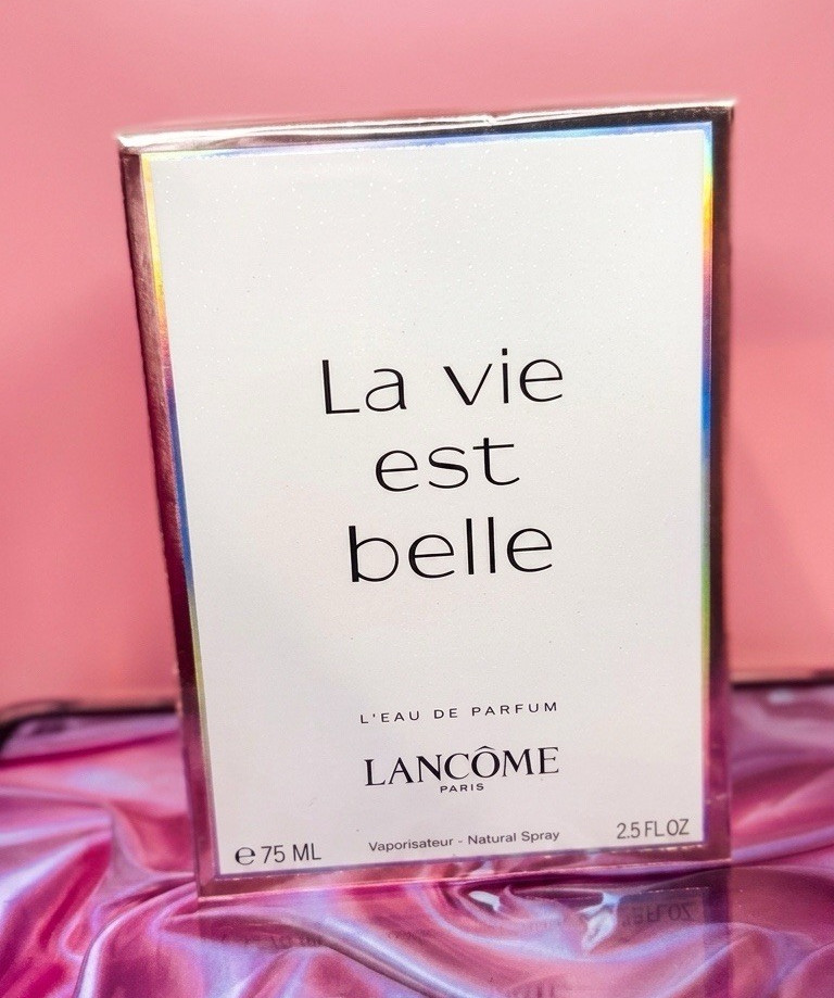 Lancôme La vie est belle Eau de Parfum Spray, Regular Size 2.5 fl oz