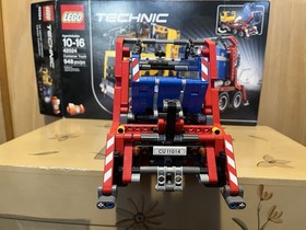 LEGO TECHNIC: Container Truck (42024)