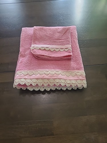 Vintage Dundee Bath Towel & Washcloth Set Pink With Ivory Lace & Pink Ribbon USA - Afbeelding 1 van 9