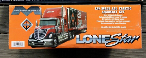 MOEBIUS 1/25 MODERN INTERNATIONAL LONE STAR TRANSPORT TRUCK MODEL KIT # 1300 FS - Picture 3 of 4
