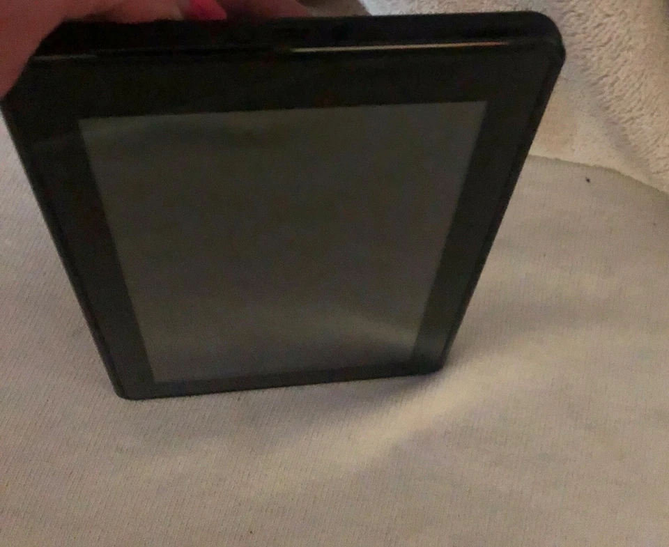 Amazon Kindle Fire 8 GB 7" Touch Screen Frame For Parts Only Does Not Work - Image 4 of 4