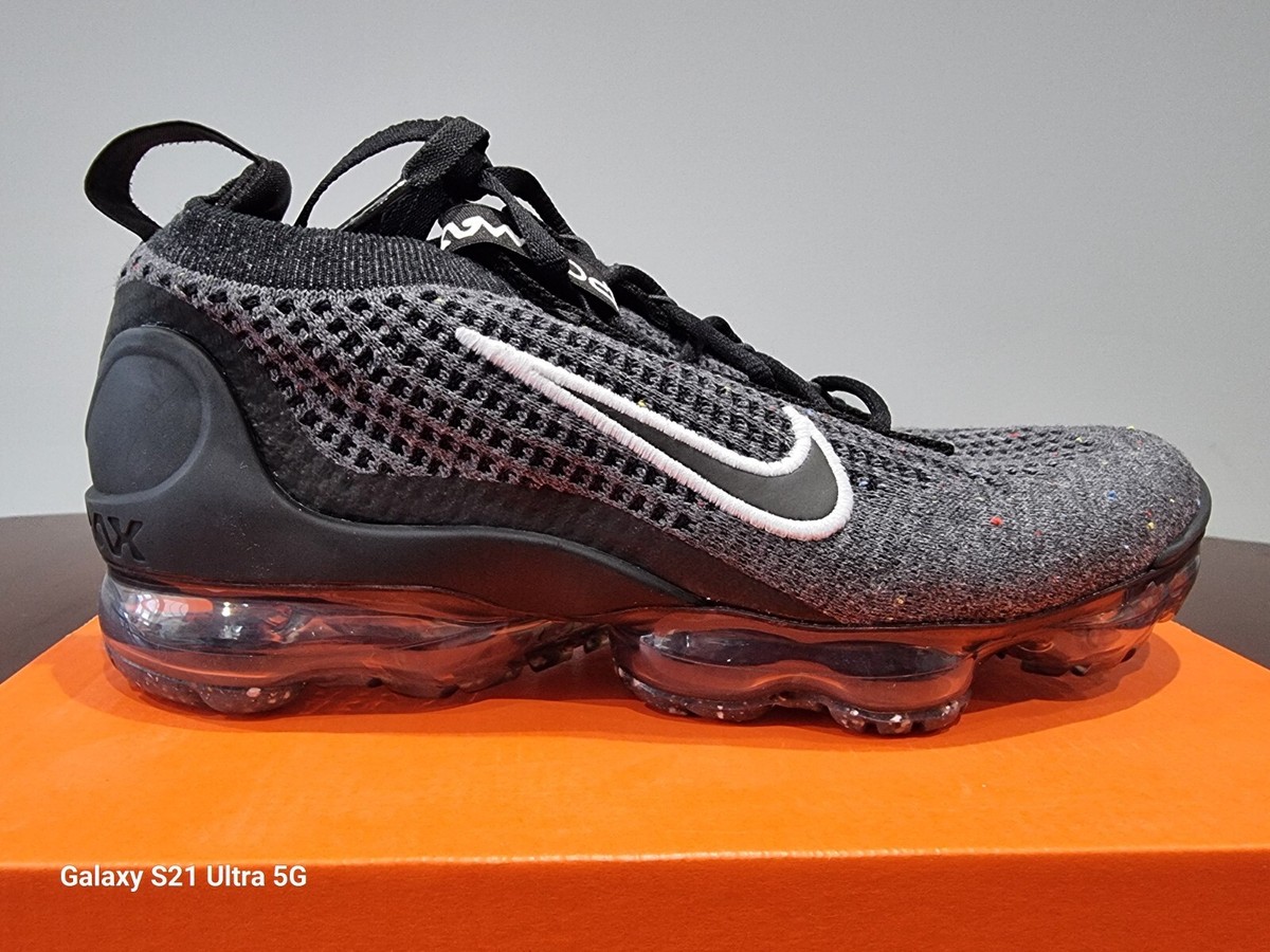 black junior vapormax flyknit