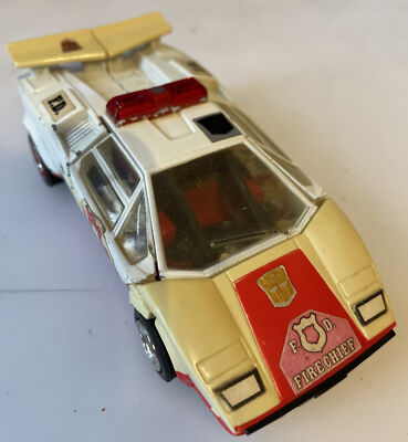 Transformers G1 Alarmstufe Rot Vergilbung Kunststoff, nur Figur ohne Karton Hasbro Takara