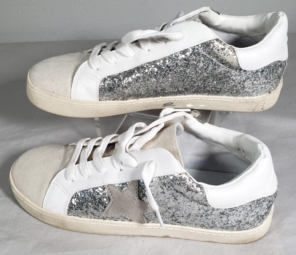 Zapatillas Larrk Madden Girl para mujer, zapatos PLATEADOS, talla 10M Foto 3 de 4
