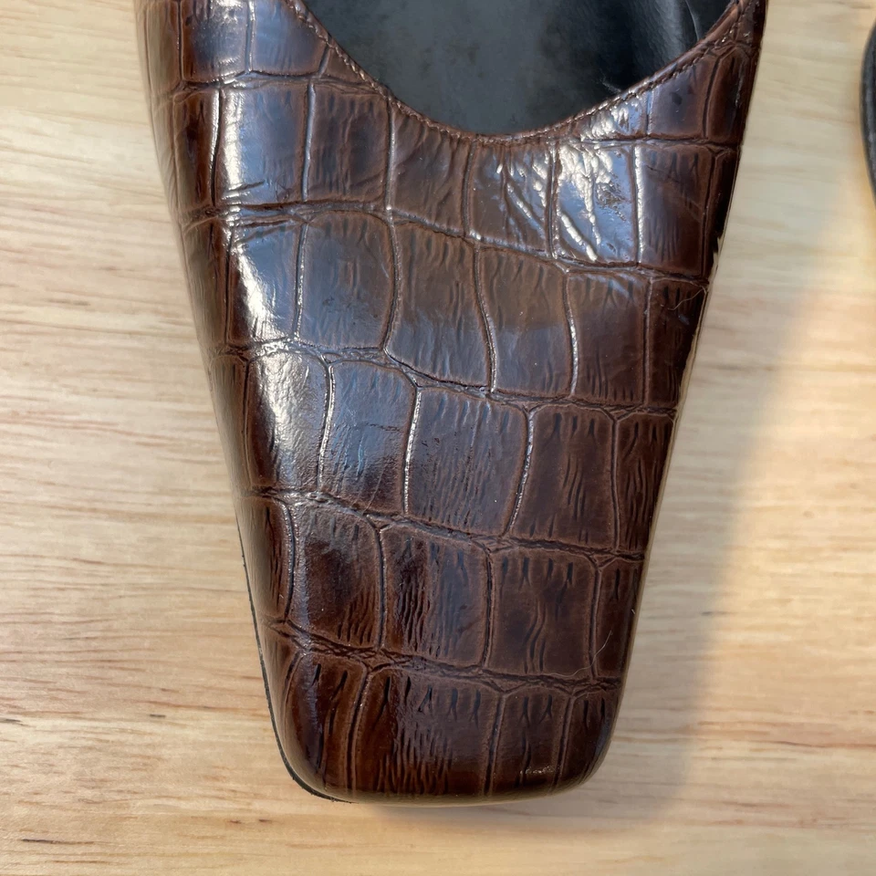 Zapatos de salón Charles David de cuero marrón cocodrilo en relieve punta cuadrada talla 8 Foto 2 de 4