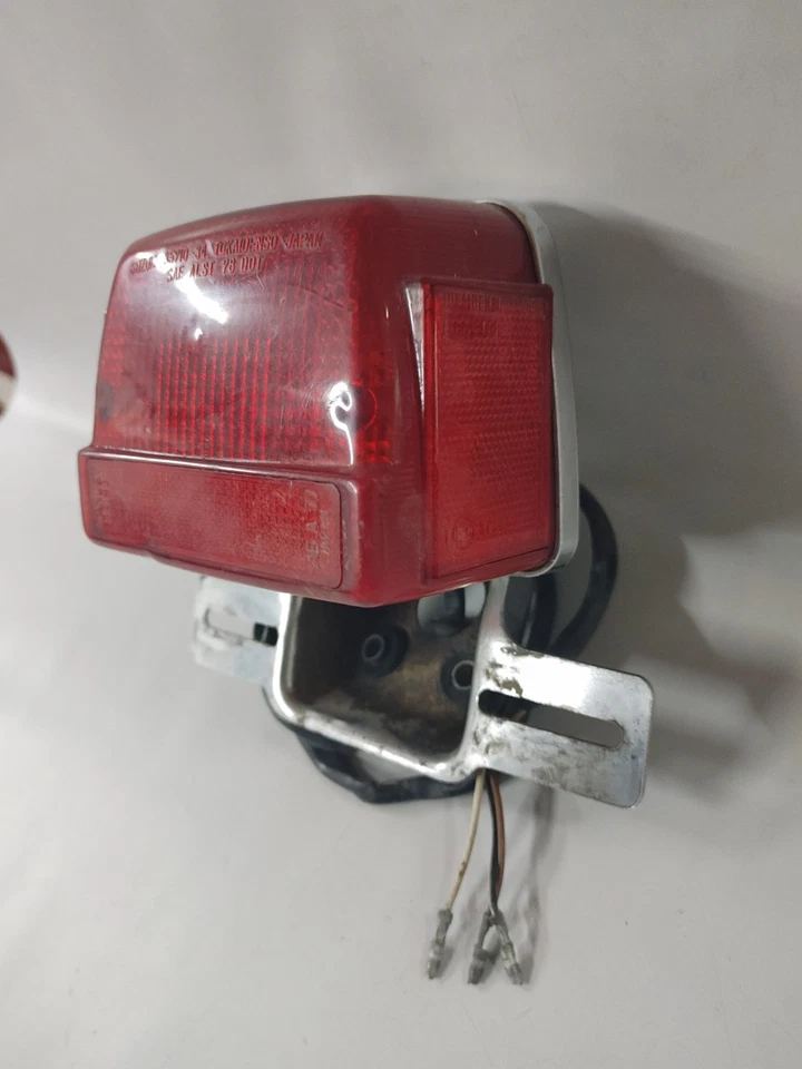 Combo lámpara trasera luz freno luz trasera Suzuki GS850 1983 35720-49130-999 Foto 3 de 4