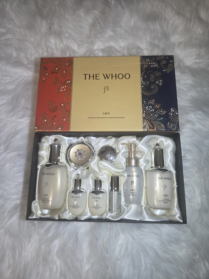 The History of Whoo Cheongidan Rejuvenating Pro-Radiance Special Gift Set 8 Pcs - Image 2 of 4