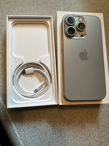 Apple iphone 15 Pro - 256GB - Unlocked Natural Titanium Only 3 mos old