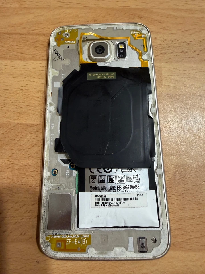 Smartphone Samsung Galaxy S6 SM-G920F  -pour piece, photo 2 sur 2