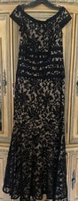 Tadashi Shoji Women’s Size 12 Gorgeous Lace Evening Gown!