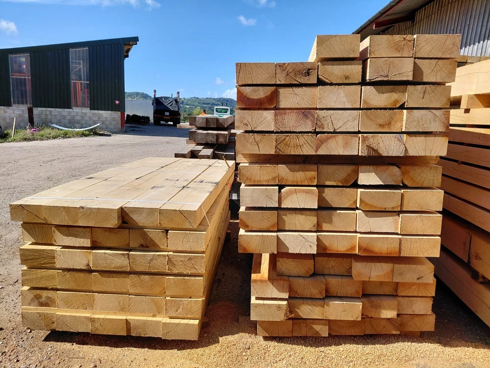 Oak Sleepers 200x100x2400mm | Solid Timber for Landscaping & Outdoor Projects - Image 2 of 3