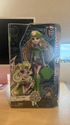 Monster High BATSY CLARO NiB MiB Rare Mattel Brand-Boo Students Doll 