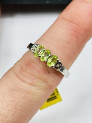 TJC Silberring UK Größe O mit Peridots und Diamanten Neu mit Etikett