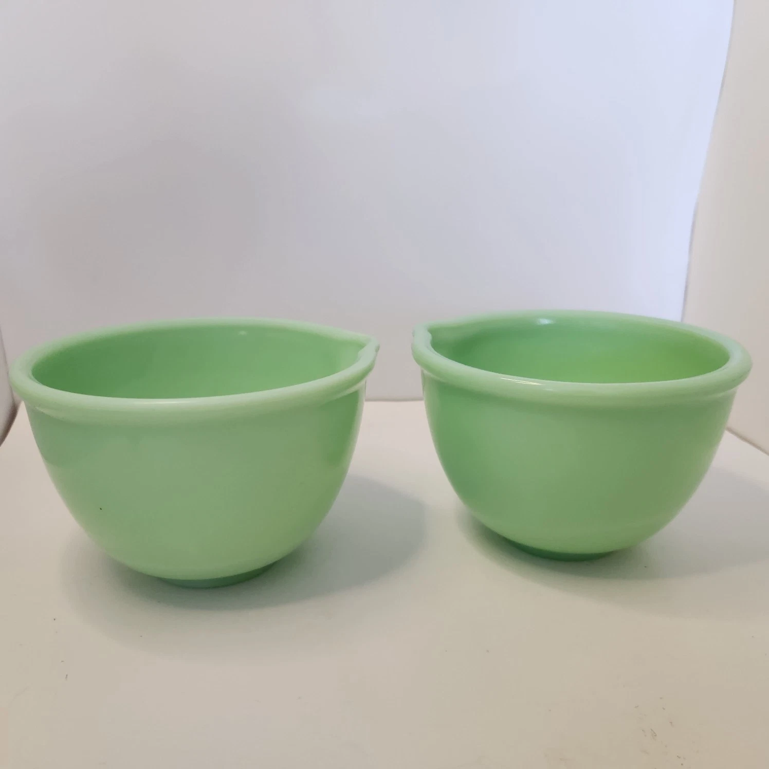 Uranium Glass Jadeite Mixing Bowls With Pour Spout Vintage 6.5" Unmarked