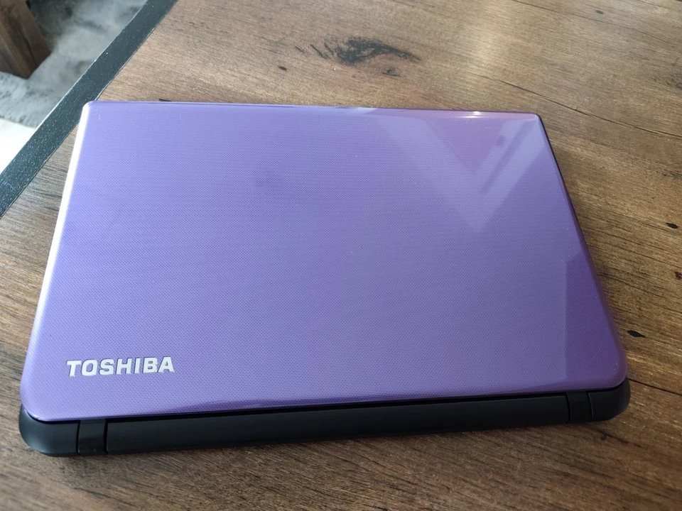 Laptop Toshiba Satellite /Scullcandy 8gbRam 1Tb 4Kerne 1.8GhZ - Bild 2 von 4