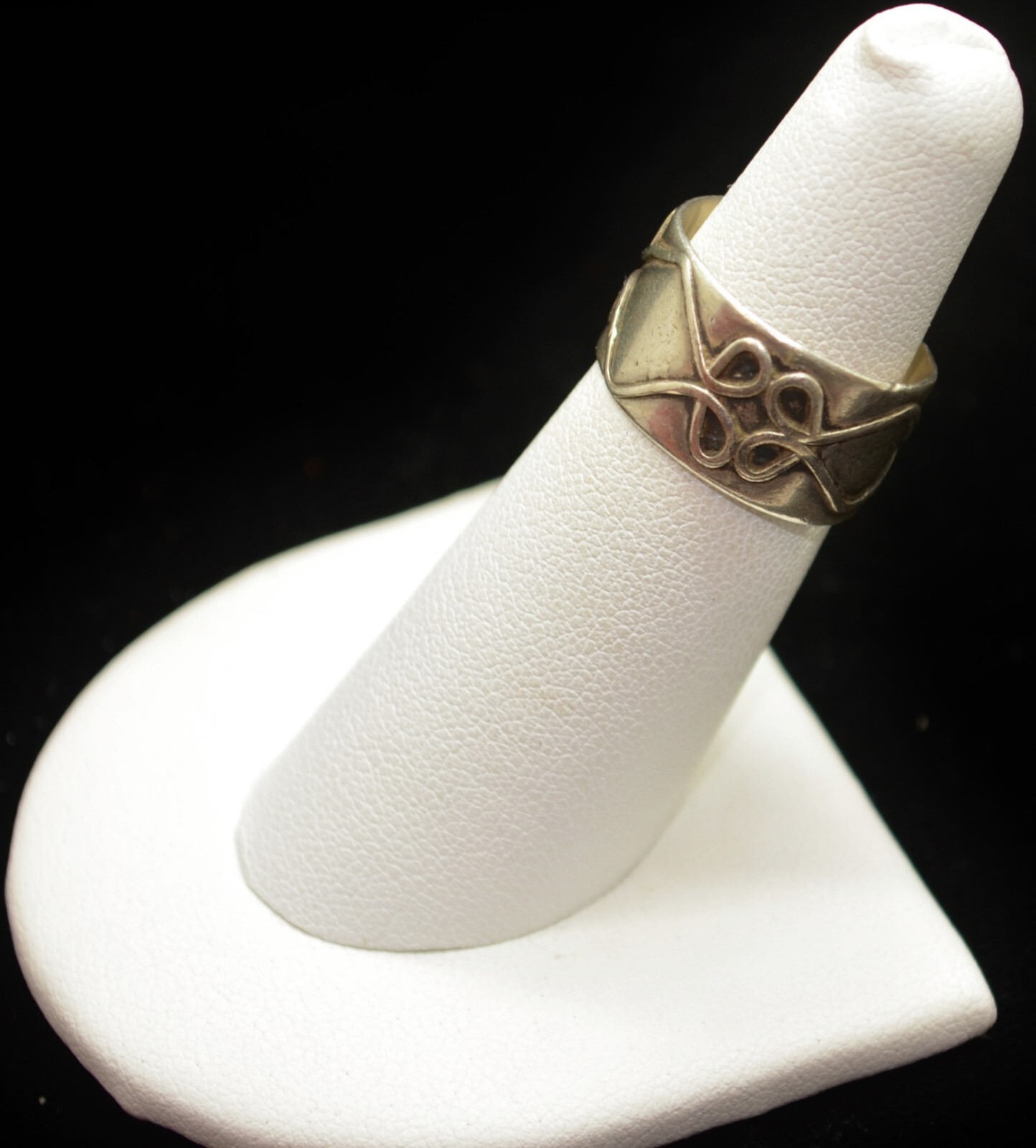 Sterling Silver Pretty and Simple Patterned Band … - image 2